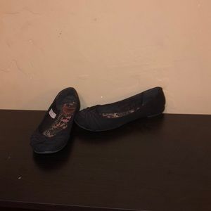 black flats